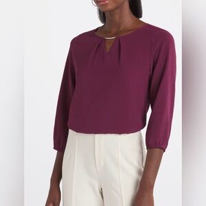 FORTUNE + IVY Estrella Key Hole Airette Blouse - S